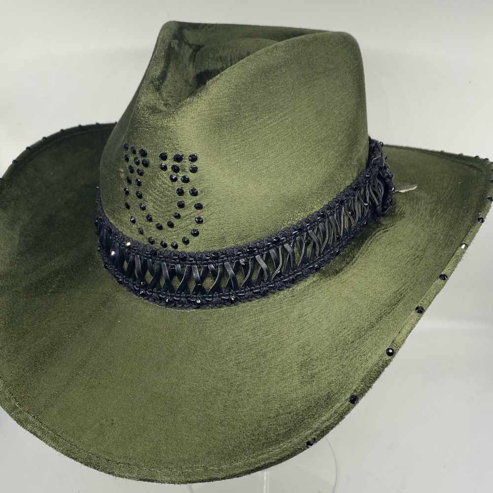 “Lucky” by The Chapeauholic